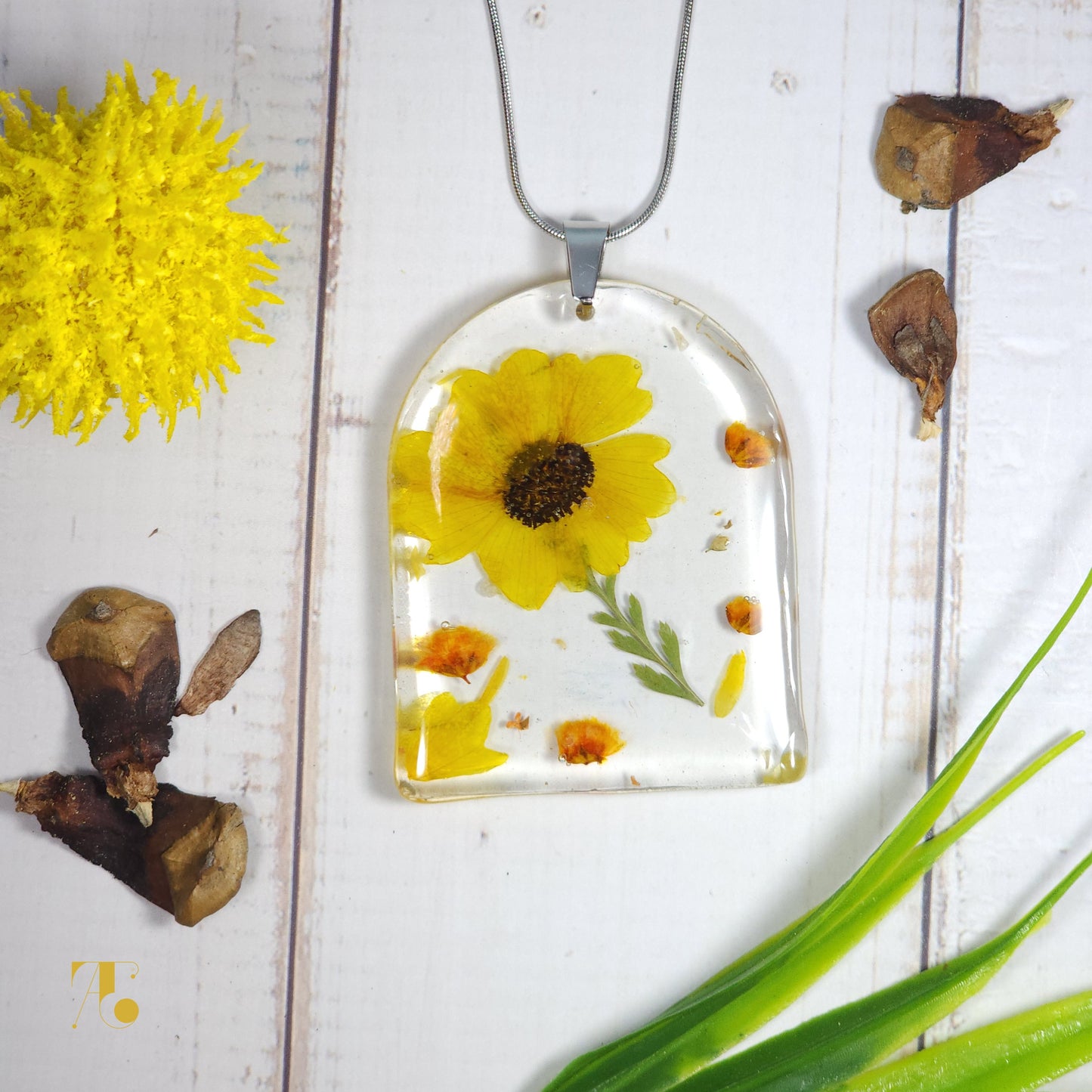 Pressed Flower Pendant Necklace